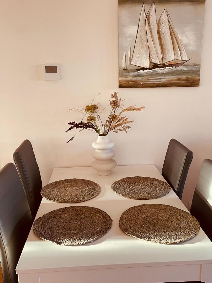 Schoene Mit Pool Und Terrasse. * Denia